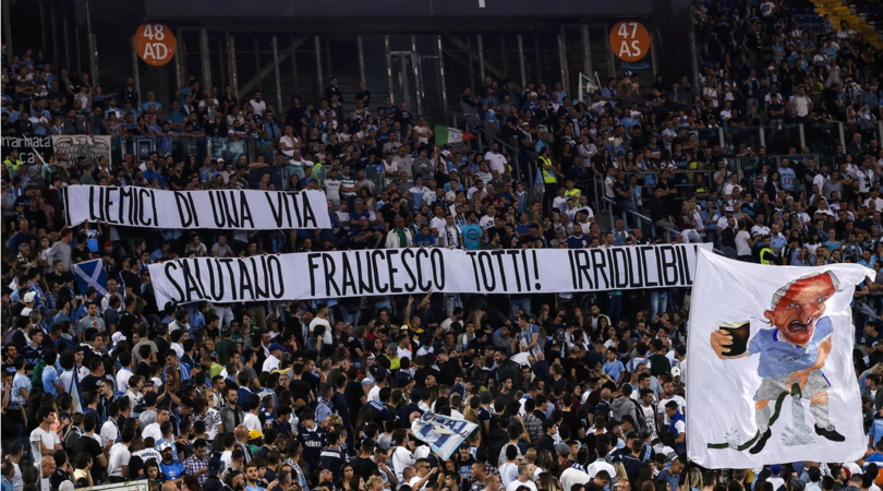 Lettera dei laziali a Totti: «Più rispetto da noi che dalla Roma»