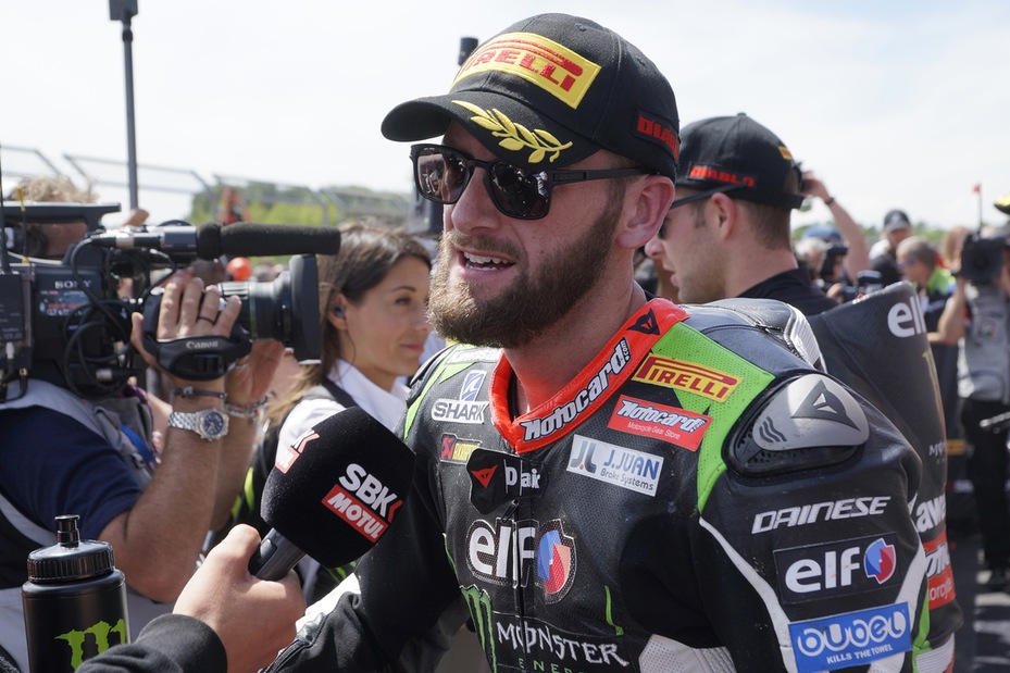 SBK Donington: Tom Sykes vince Gara1, scivolata Rea SBK Donington: Tom Sykes vince Gara1, scivolata Rea