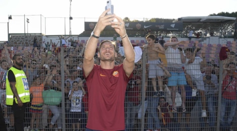 Totti, domani comincia la scuola di Monchi