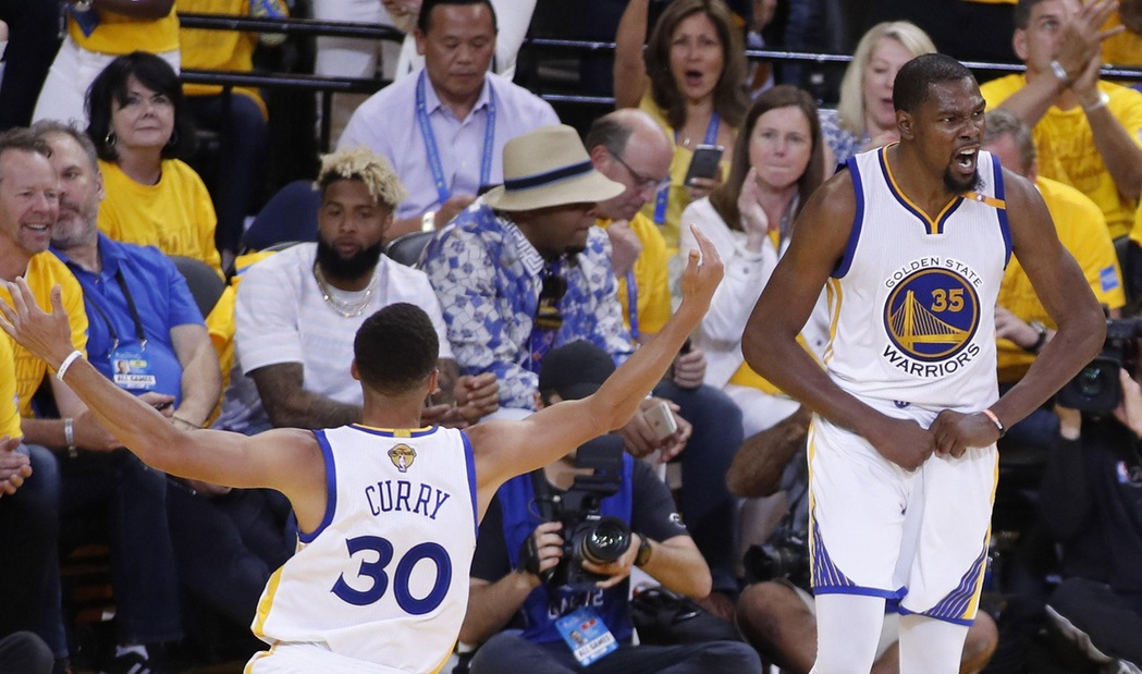 Curry-Durant, Warriors inarrestabili: Golden State sul 2-0 Curry-Durant, Warriors inarrestabili: Golden State sul 2-0