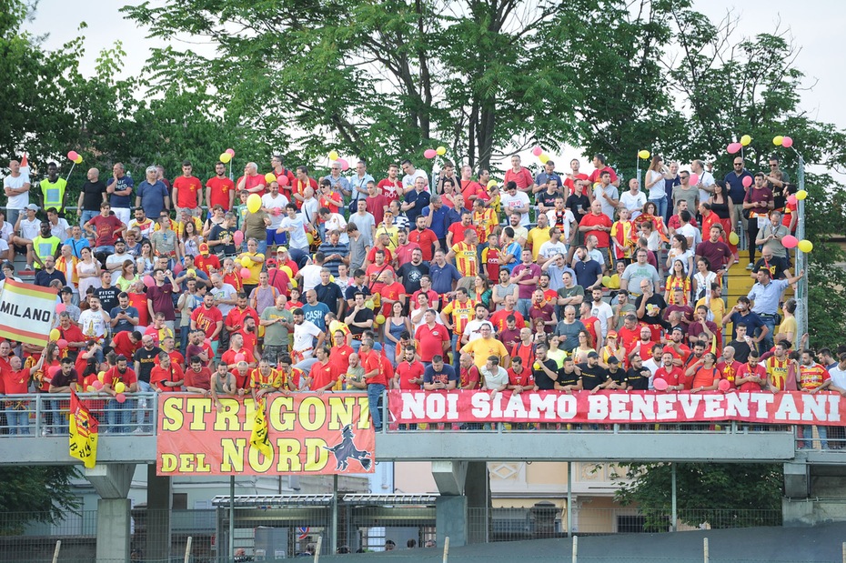 Benevento sogna la serie A: città impazzita