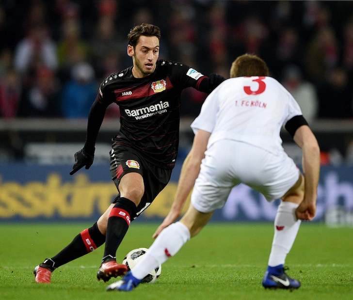 Calciomercato Lazio, sfida all'Arsenal per Calhanoglu