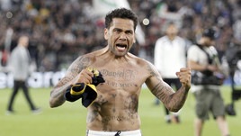 Calciomercato: in quota Dani Alves verso il City