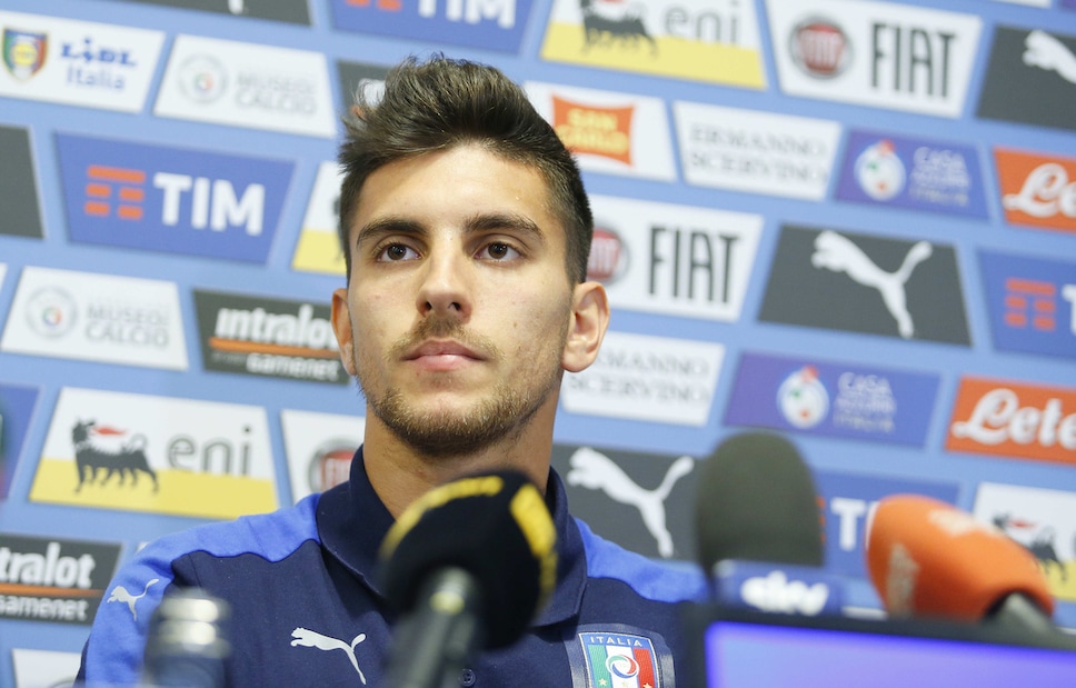 Roma, ufficiale Pellegrini: firma e maglia numero 7