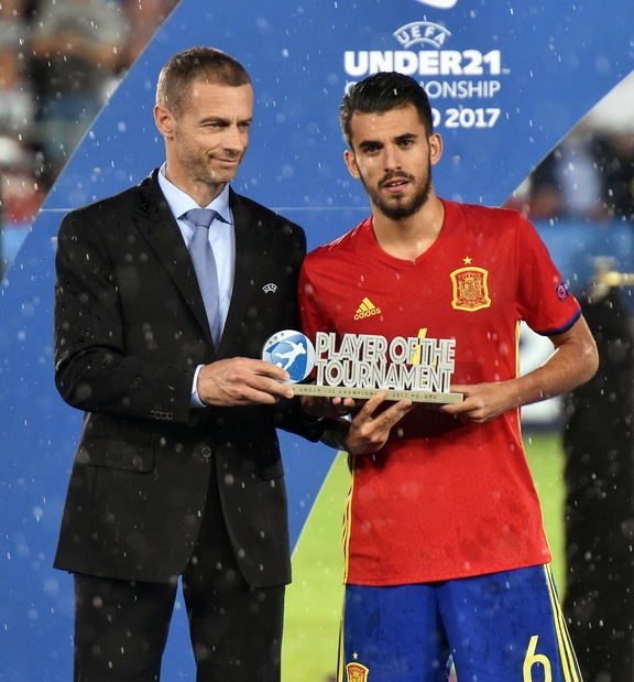 Dalla Spagna: «Guerra Barca-Real per Ceballos»