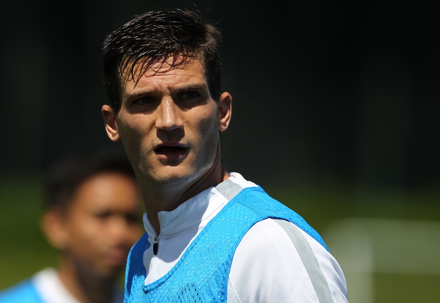 Calciomercato, il Cagliari mette fretta ad Andreolli