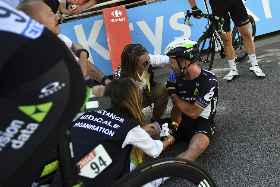 Tour de France, Cavendish si ritira: frattura alla scapola Tour de France, Cavendish si ritira: frattura alla scapola