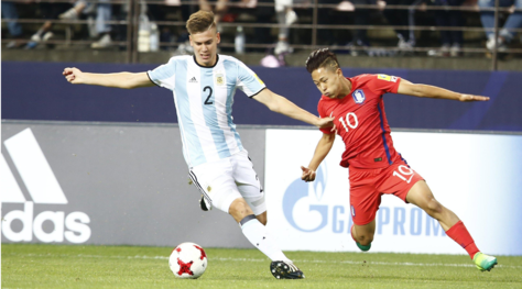 Niente Roma, Veron annuncia: «Foyth va al Psg»