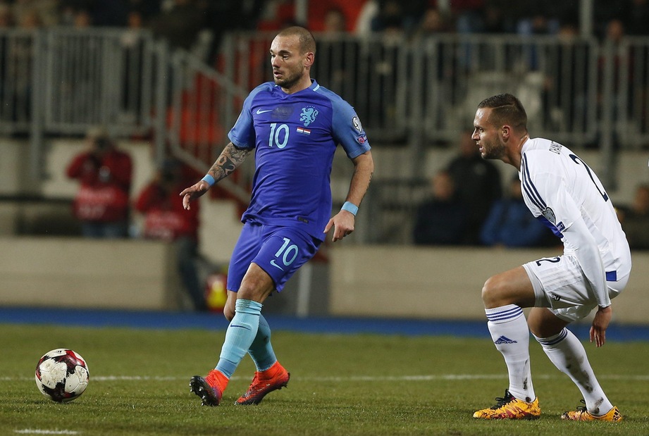 Calciomercato: «Sneijder può giocare i preliminari di Champions»