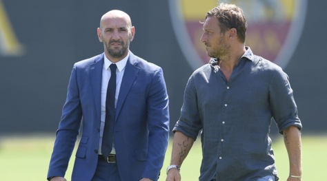 Monchi-Totti, botta e risposta su Twitter