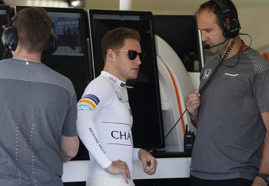 F1, Vandoorne in McLaren anche nel 2018