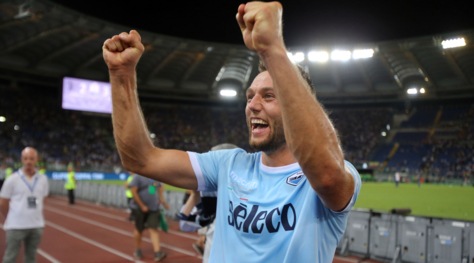 Lazio, a settembre il rinnovo di De Vrij