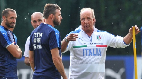 Italia, prove di 3-4-3 con la Spagna