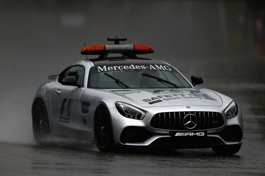 F1, pioggia a Monza: rinviate terze libere