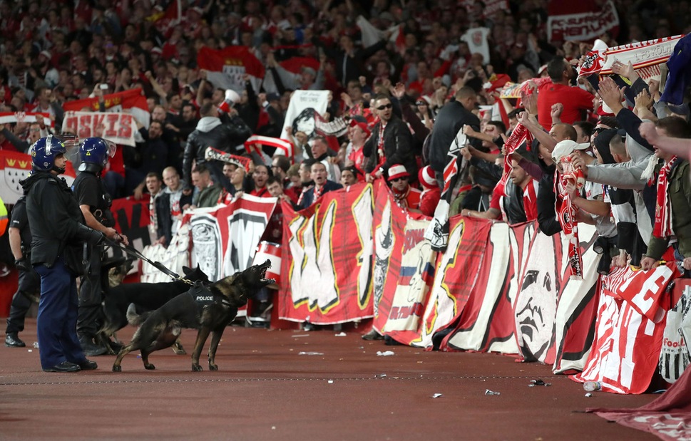 Arsenal-Colonia: cinque tifosi arrestati