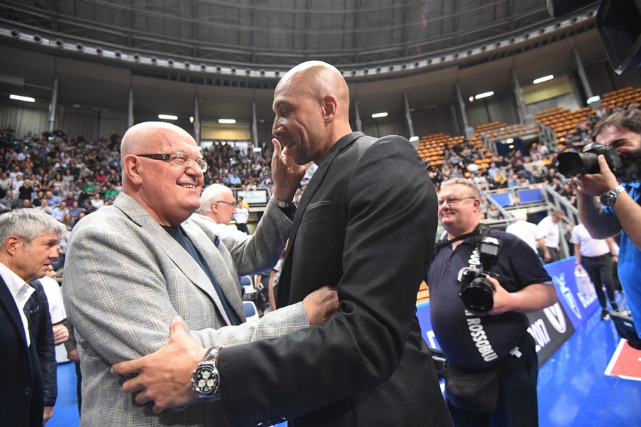 Basket City, è "febbre da abbonamenti" a Bologna! Basket City, è "febbre da abbonamenti" a Bologna!