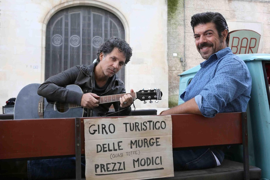 Chi m'ha visto, la recensione del film con Pierfrancesco Favino e Beppe Fiorello