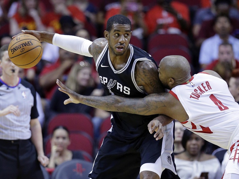 NBA, Aldridge rinnova con gli Spurs NBA, Aldridge rinnova con gli Spurs