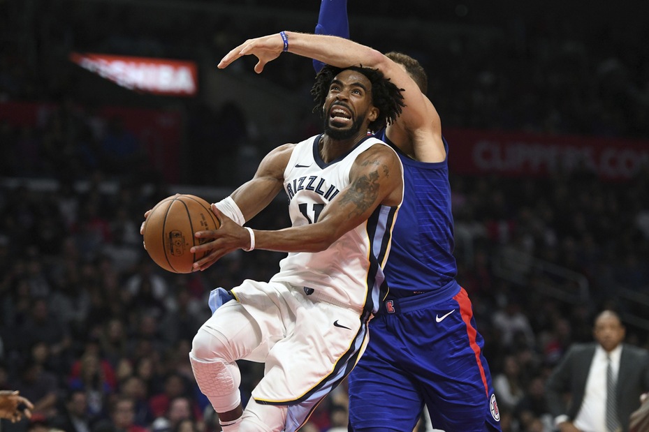 NBA, Conley affossa i Clippers. Warriors straripanti NBA, Conley affossa i Clippers. Warriors straripanti