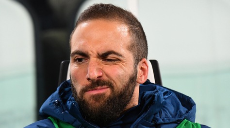 Higuain, intervento riuscito: salta Napoli-Juventus