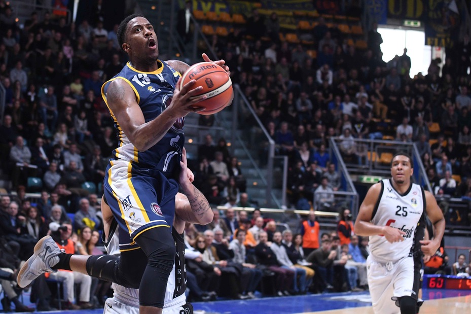 Eurocup, Reggio sbanca Gerusalemme. Torino batte il Darussafaka