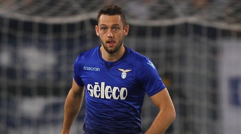 Calciomercato Lazio, De Vrij ora ci pensa