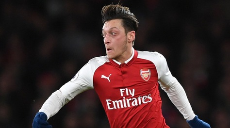 Arsenal, Wenger su Özil: «È possibile che resti»