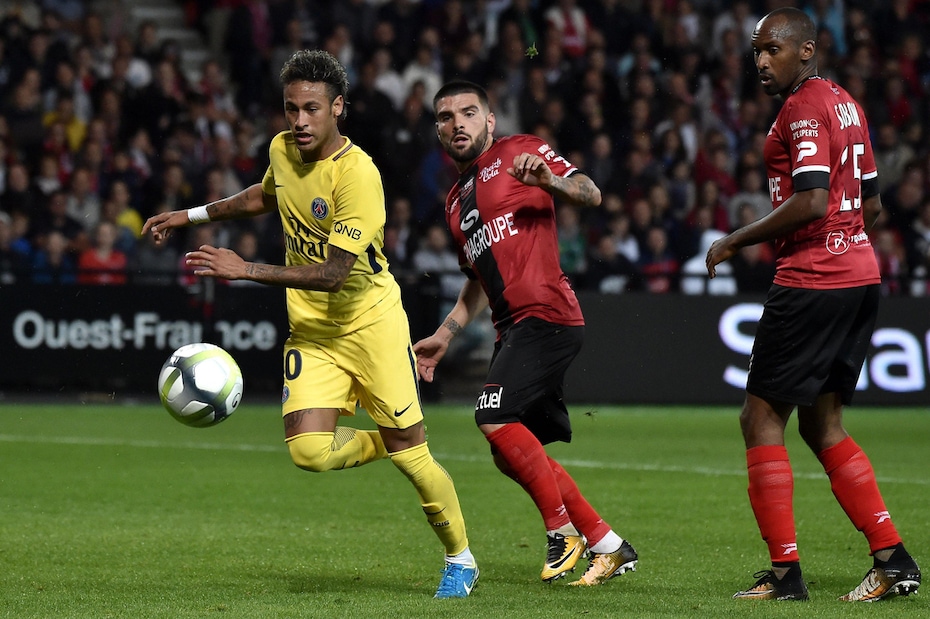 Calciomercato Fiorentina, seguiti Rebocho e Saiss