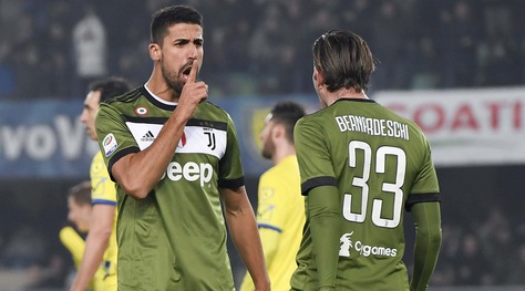 Chievo-Juventus 0-2: Khedira e Higuain scavalcano il Napoli