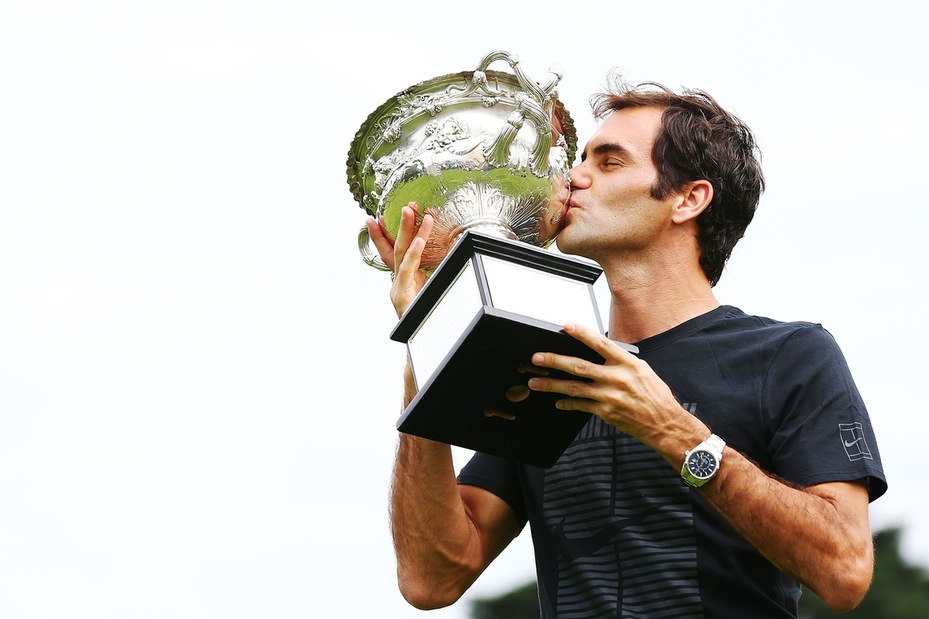 Tennis: complimenti social per 'King' Federer