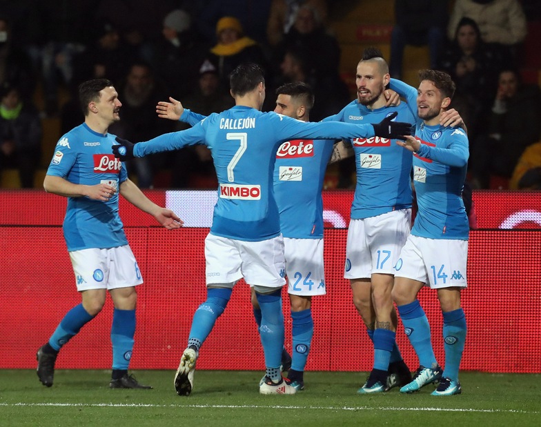 Serie A, Benevento-Napoli 0-2: controsorpasso alla Juventus