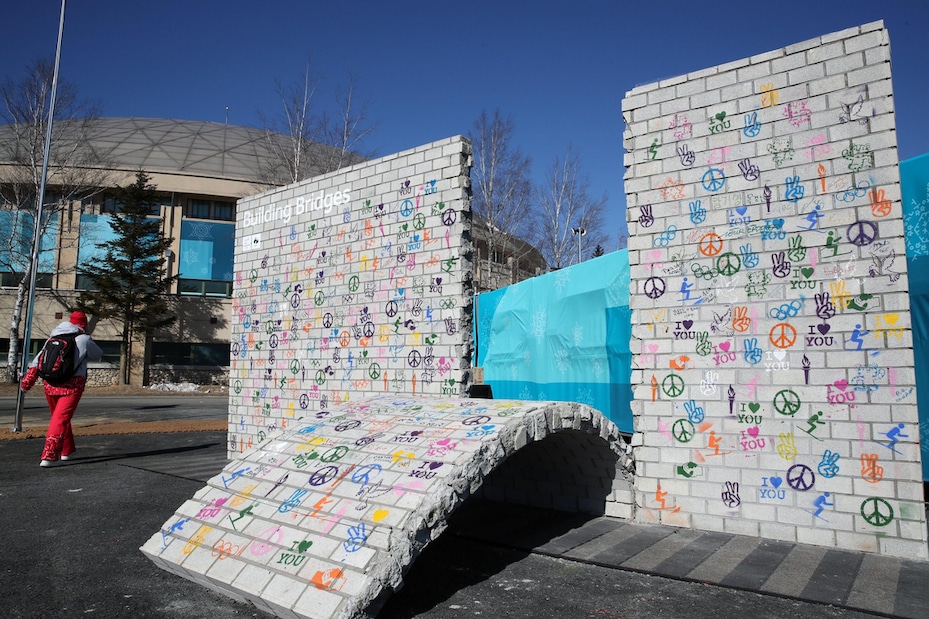 Svelato il murales della tregua olimpica