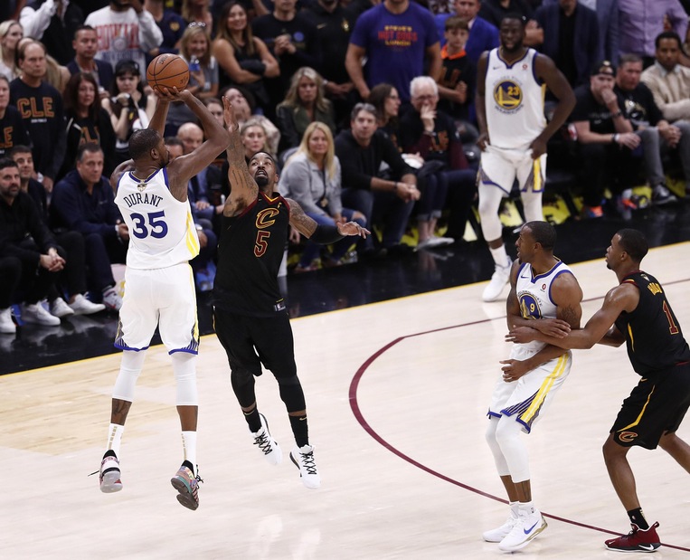 Durant gela Cleveland, Golden State sul 3-0