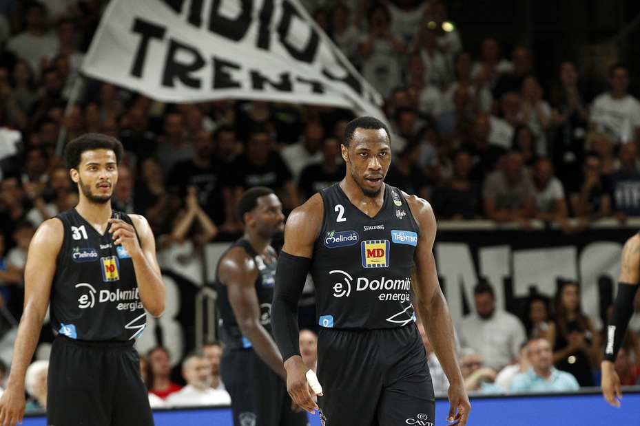 Sutton stende Milano, Trento la vince in difesa