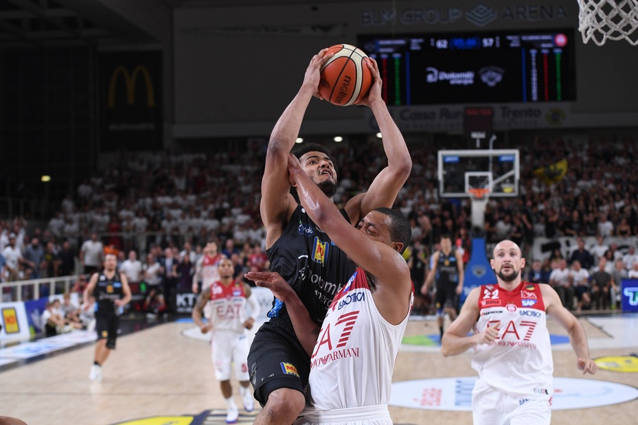 Shields spazza via Milano, Trento pareggia sul 2-2