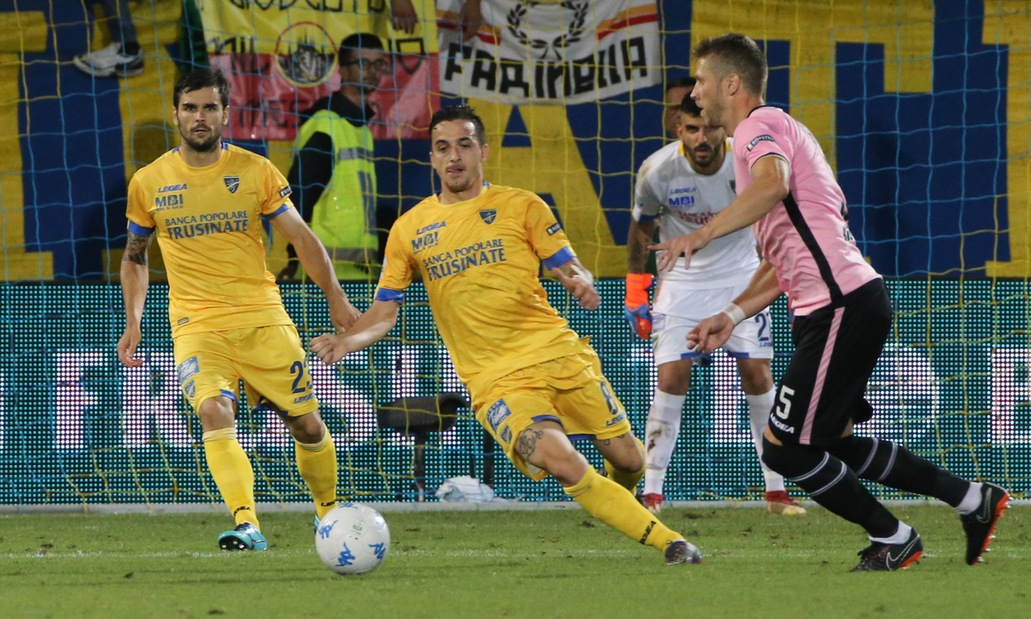 Palermo, complimenti ironici all'arbitro La Penna