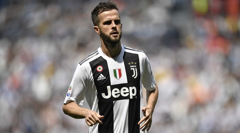 Pjanic, rinnovo in vista: stop a Barcellona e Chelsea