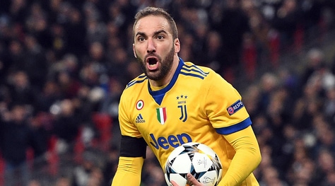 Juventus, Caldara al Chelsea congela Higuain