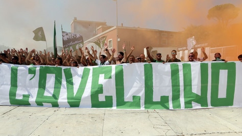 Avellino, sit in tifosi davanti al Coni