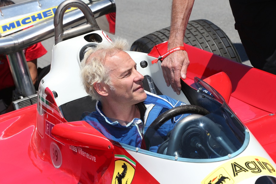 F1, Villeneuve fa marcia indietro su Hamilton