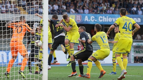 Chievo-Juventus 2-3: decide Bernardeschi al 93'