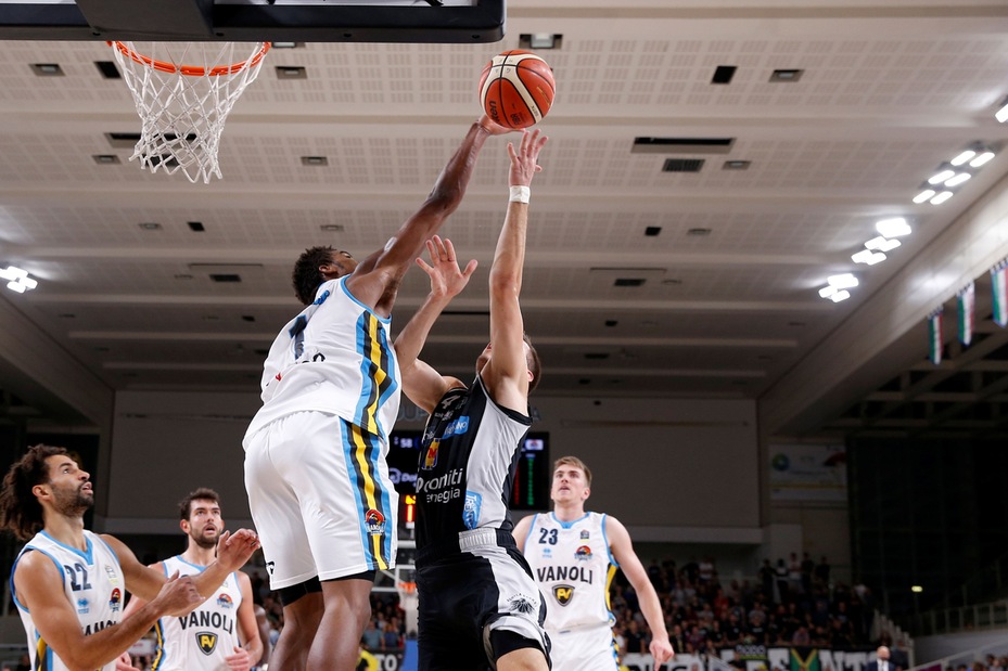 Serie A, Cremona sbanca Trento dopo due overtime