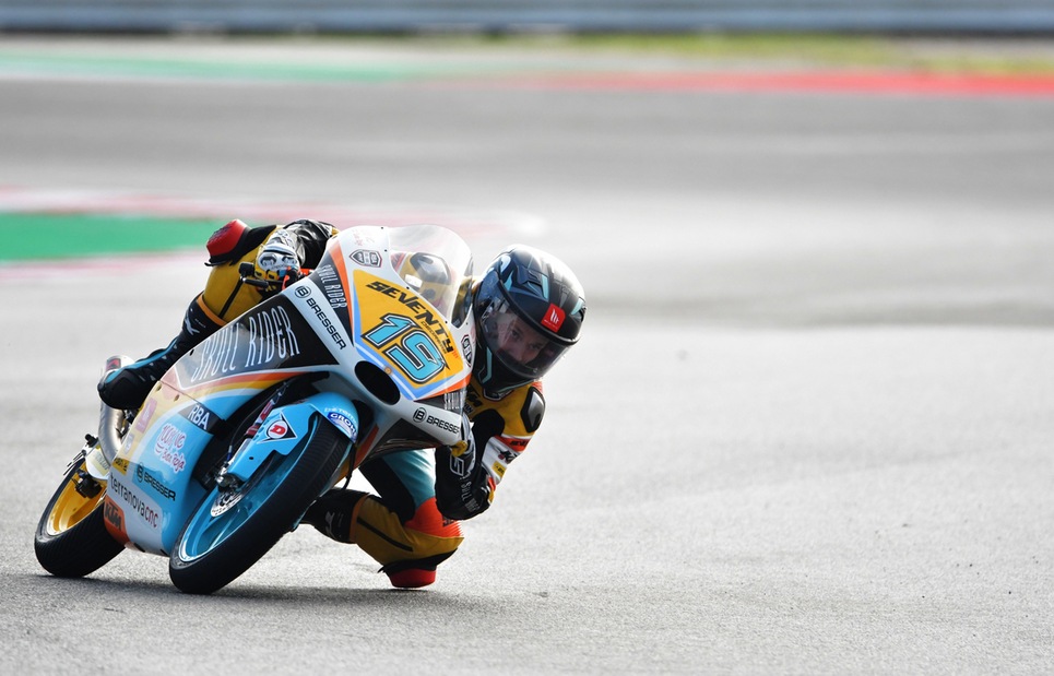 Moto3, Motegi: Rodrigo in pole, terzo Bezzecchi