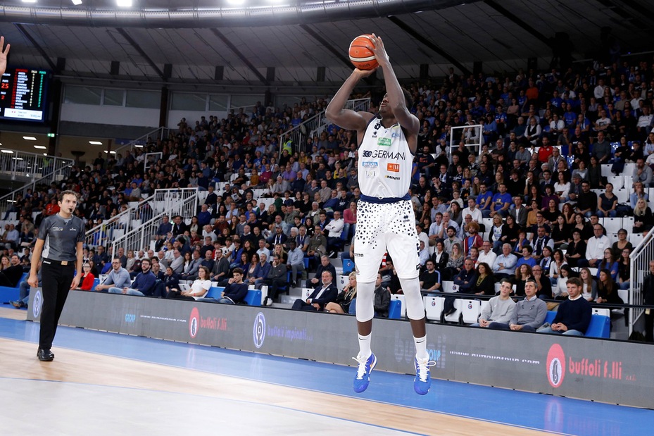 Eurocup, Reinhardt beffa Brescia. Trento ko a Valencia