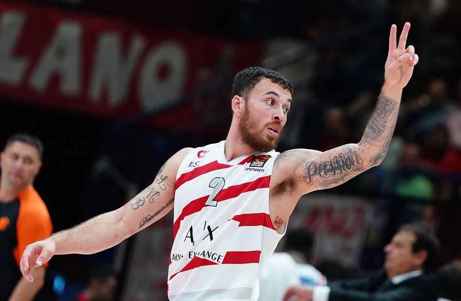 Eurolega, Milano vince allo scadere: James stende l'Efes