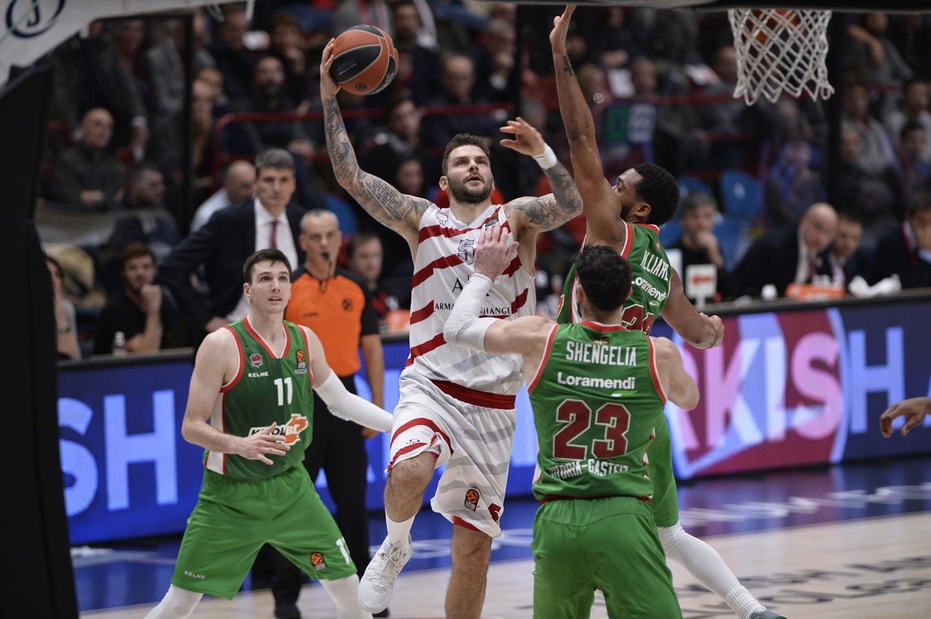 Eurolega, l’Olimpia Milano batte 93-90 il Baskonia