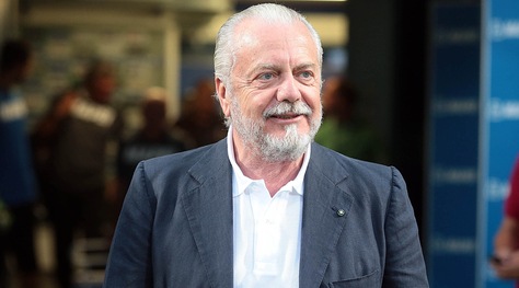 Napoli, De Laurentiis: «Se Cavani si accontenta di 6-7 milioni...»