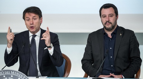 Salvini: «Gare a rischio mai più in notturna». Sette Daspo