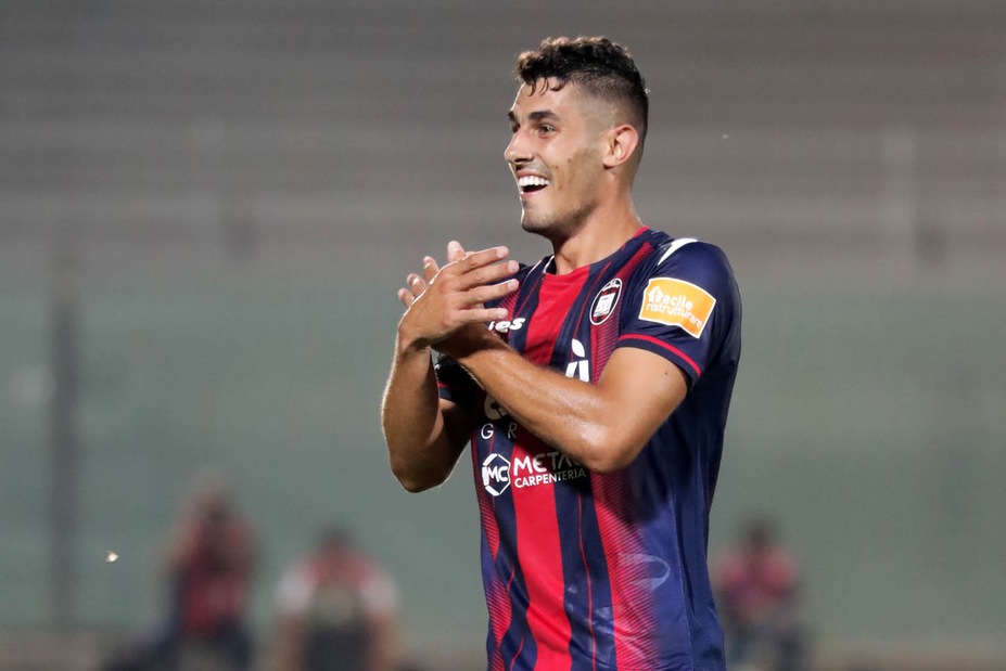 Calciomercato Verona, ufficiale l'arrivo di Faraoni