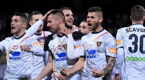 Serie B Salernitana-Lecce 1-2. Decidono Mancosu e Palombi